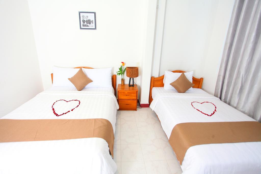 Le Petit Sai Gon Hotel Хошимин Екстериор снимка