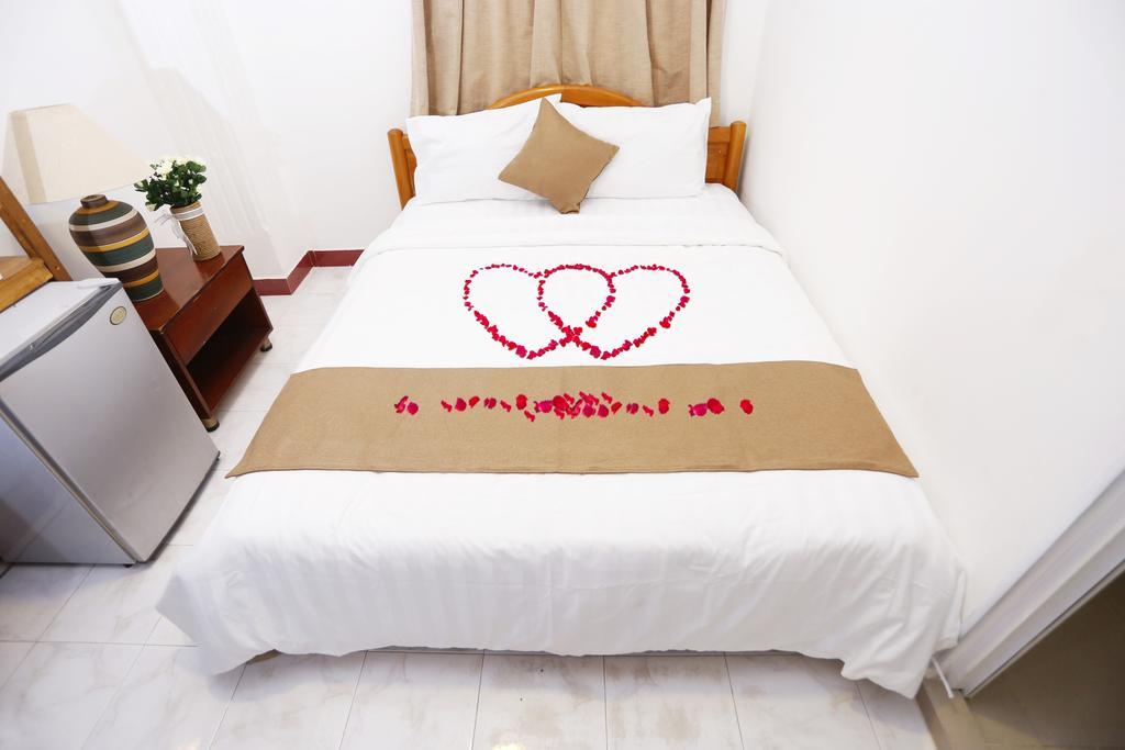 Le Petit Sai Gon Hotel Хошимин Екстериор снимка