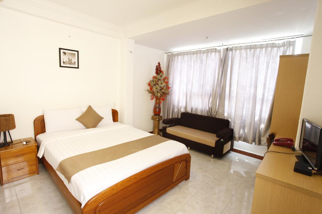 Le Petit Sai Gon Hotel Хошимин Екстериор снимка