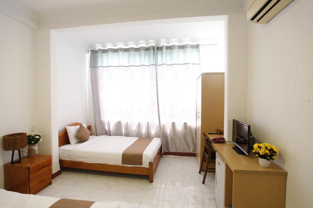 Le Petit Sai Gon Hotel Хошимин Екстериор снимка